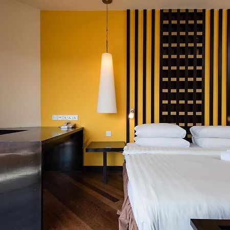 New Town Resort Suites At Pyramid Tower Субанґ-Джая Екстер'єр фото
