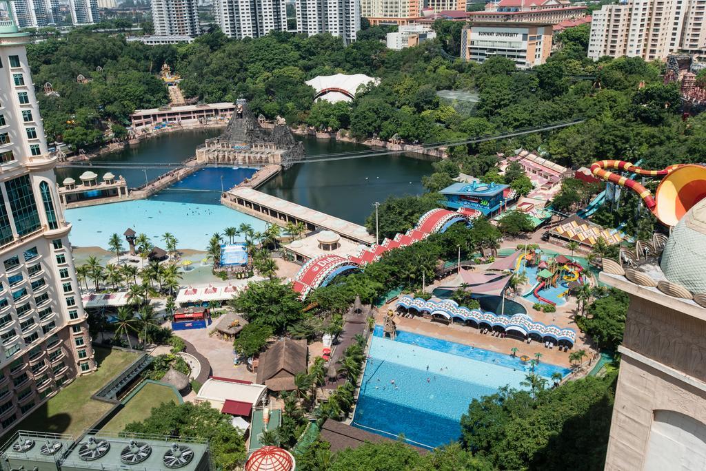 New Town Resort Suites At Pyramid Tower Субанґ-Джая Екстер'єр фото