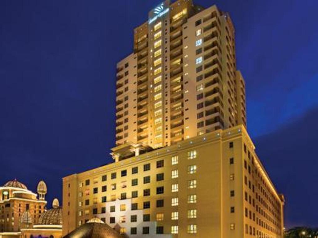 New Town Resort Suites At Pyramid Tower Субанґ-Джая Екстер'єр фото